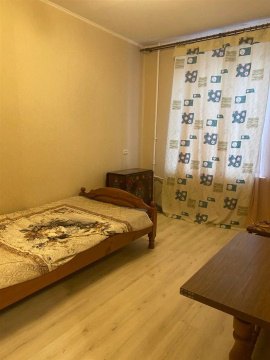 2-к квартира, 1/4 эт., 53м²