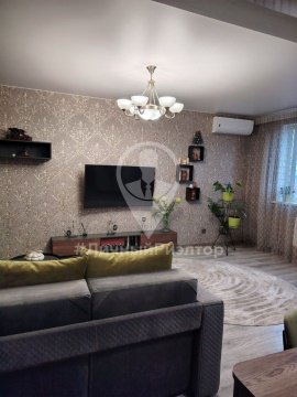 2-к квартира, 9/14 эт., 77м²